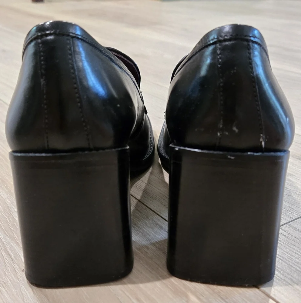 Kenneth Cole New York Heeled Black Leather Loafers
